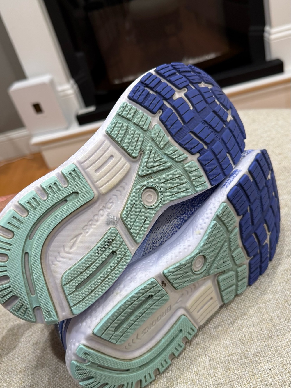 Brooks Women's Running Sneakers in White and Blue Gradient size 9 - Picture 5 of 7